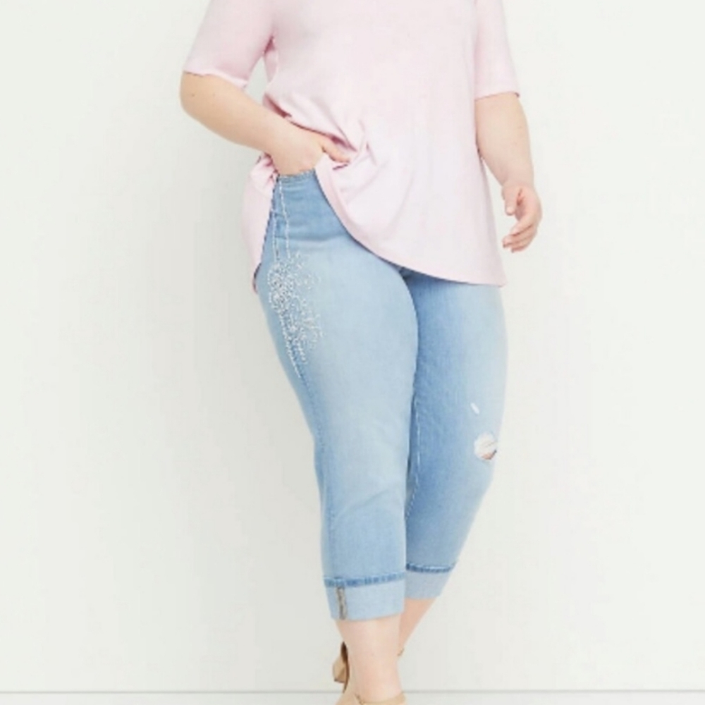 NWOT lane bryant mid rise girlfriend crop jeans with embellishments Light Wash
